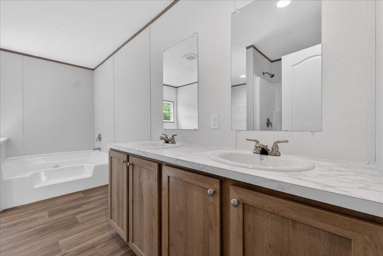 348 Plowground Road Photo 23