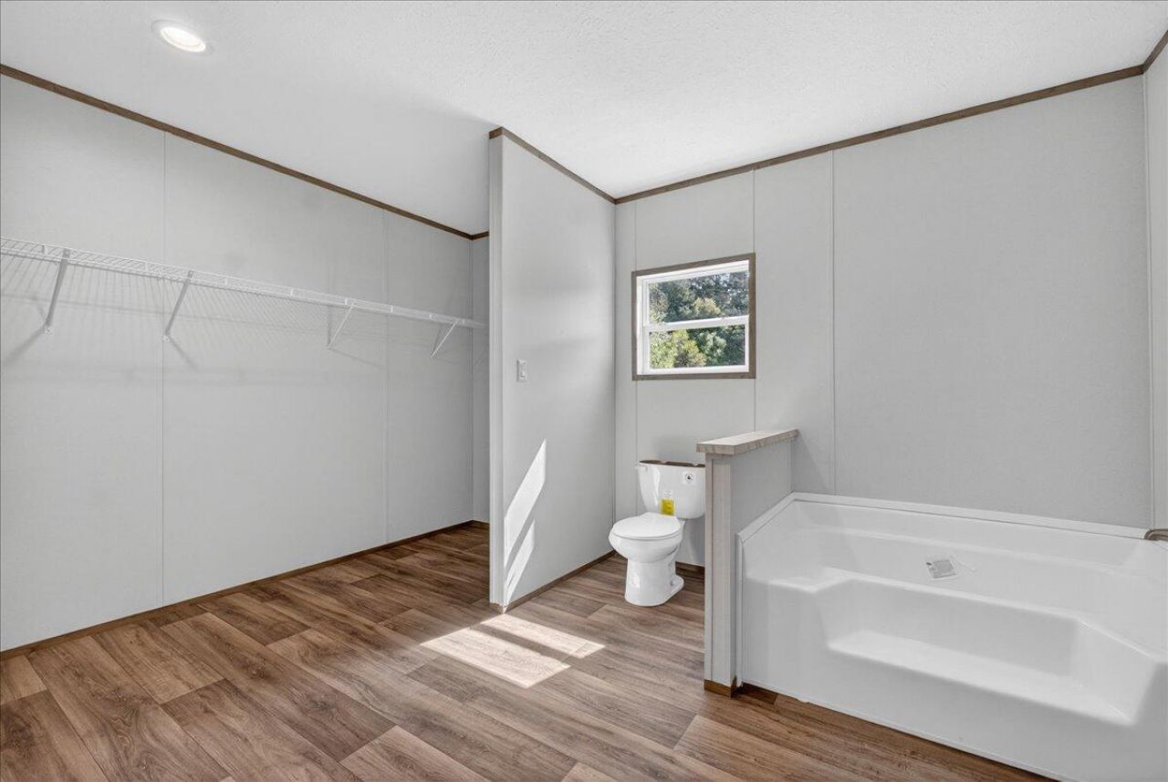 348 Plowground Road Photo 25