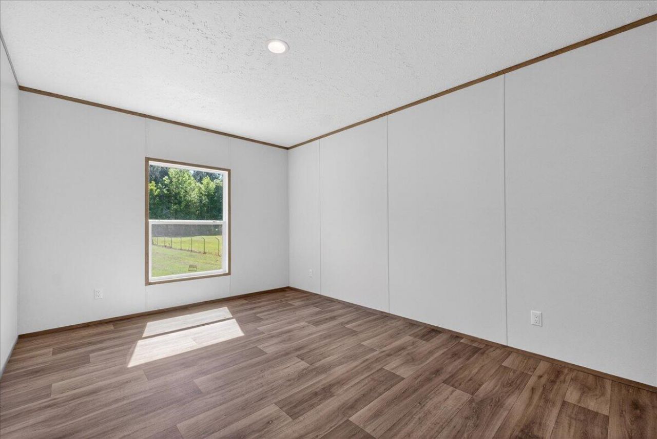 348 Plowground Road Photo 28