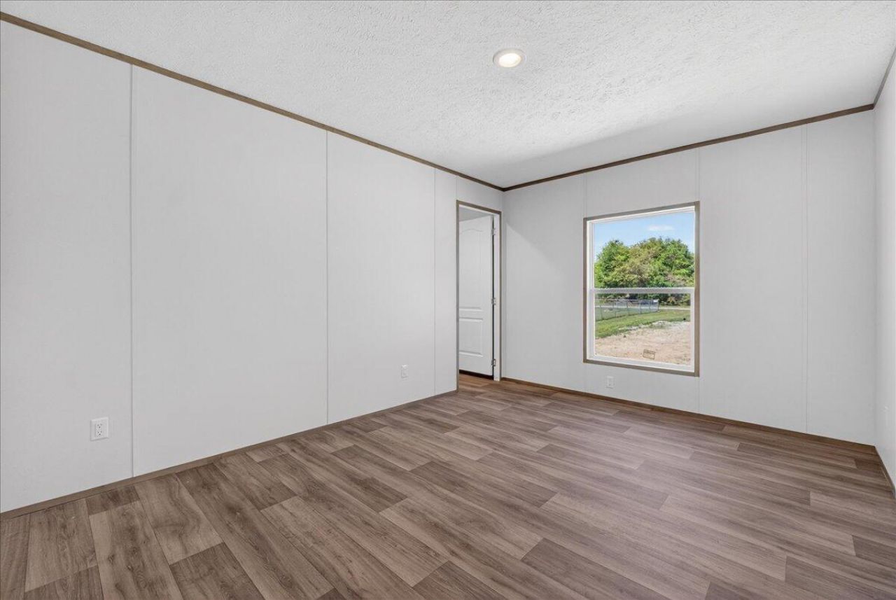 348 Plowground Road Photo 31