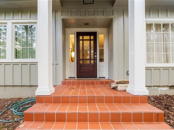 50 Cherokee Road, Tuscaloosa, AL 35404