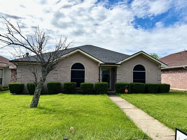 2836 Saint Johns Avenue, Lancaster, TX 75146