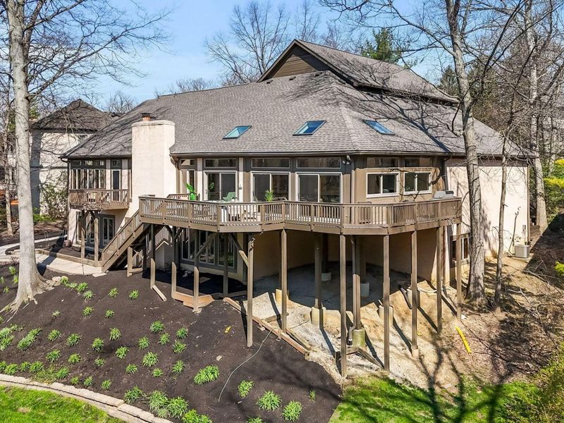 117 Lake Bluff Drive, Columbus, OH 43235 Photo 3