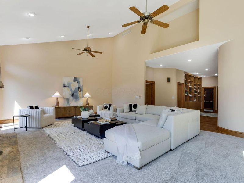 117 Lake Bluff Drive, Columbus, OH 43235 Photo 32