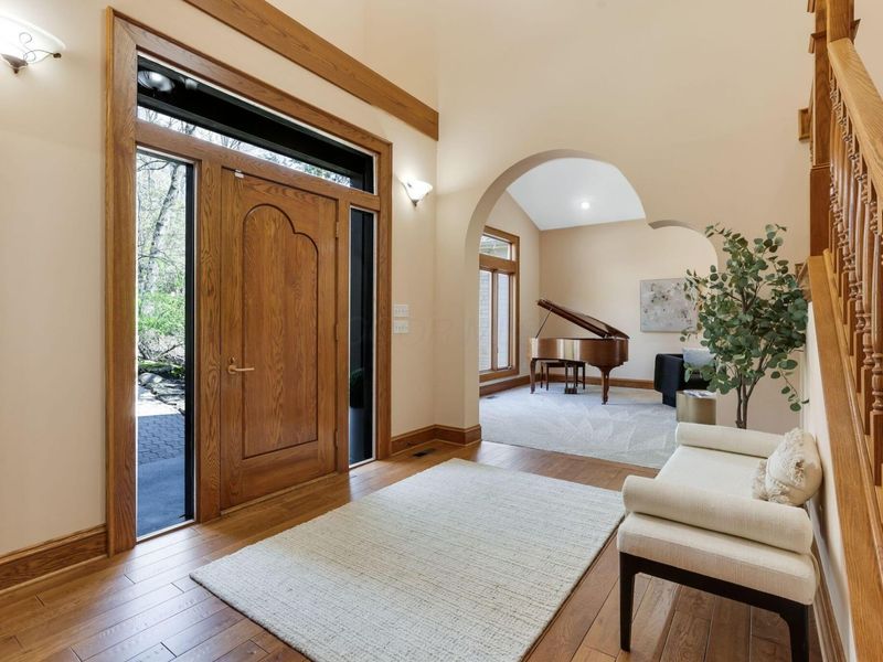 117 Lake Bluff Drive, Columbus, OH 43235 Photo 8