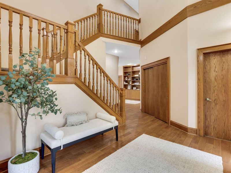 117 Lake Bluff Drive, Columbus, OH 43235 Photo 9