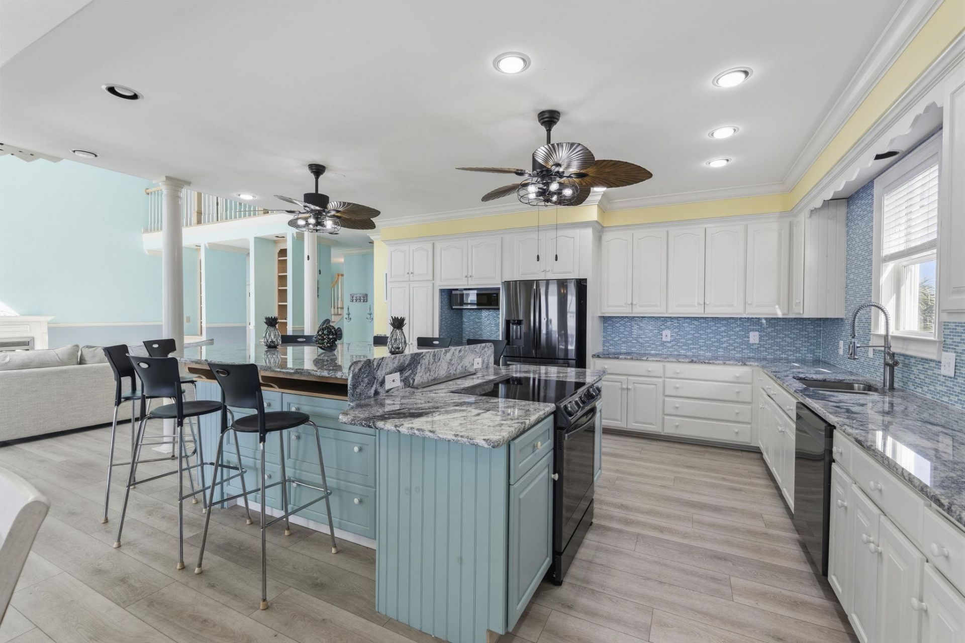 2201 S Waccamaw Dr. Photo 16