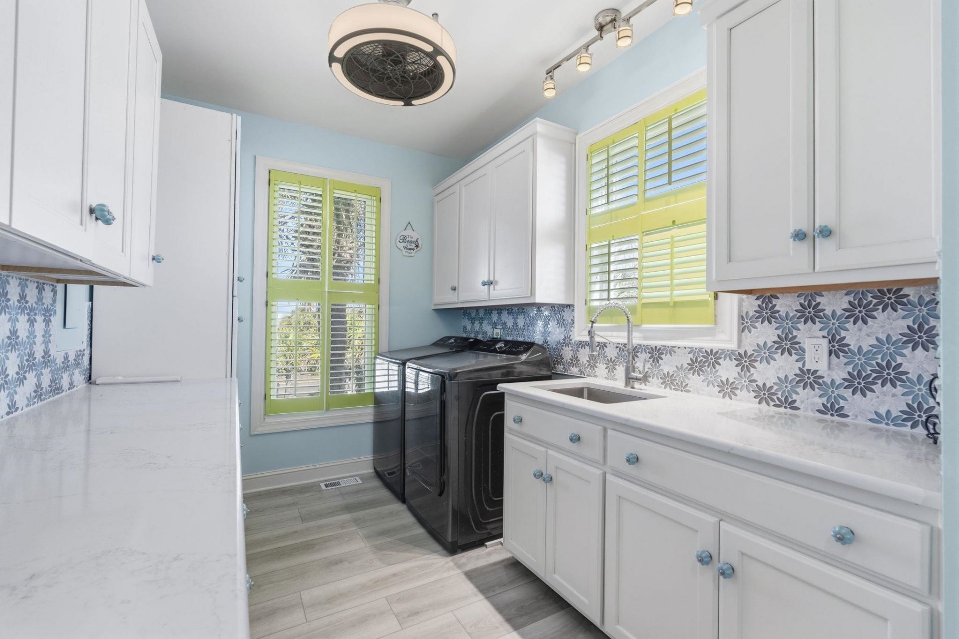 2201 S Waccamaw Dr. Photo 33