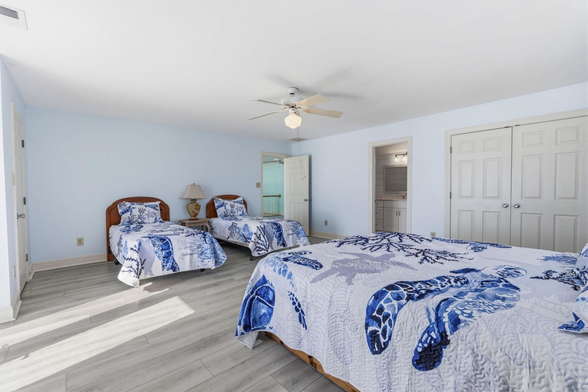 2201 S Waccamaw Dr. Photo 43