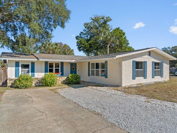 145 W Terry Circle, Mary Esther, FL 32569