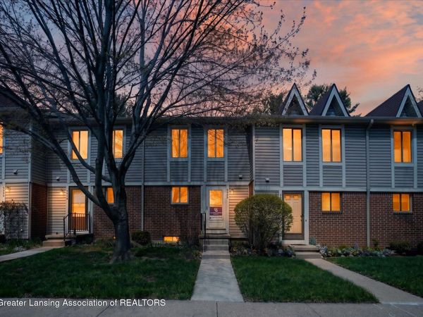 5966 Village Drive, Haslett, MI 48840