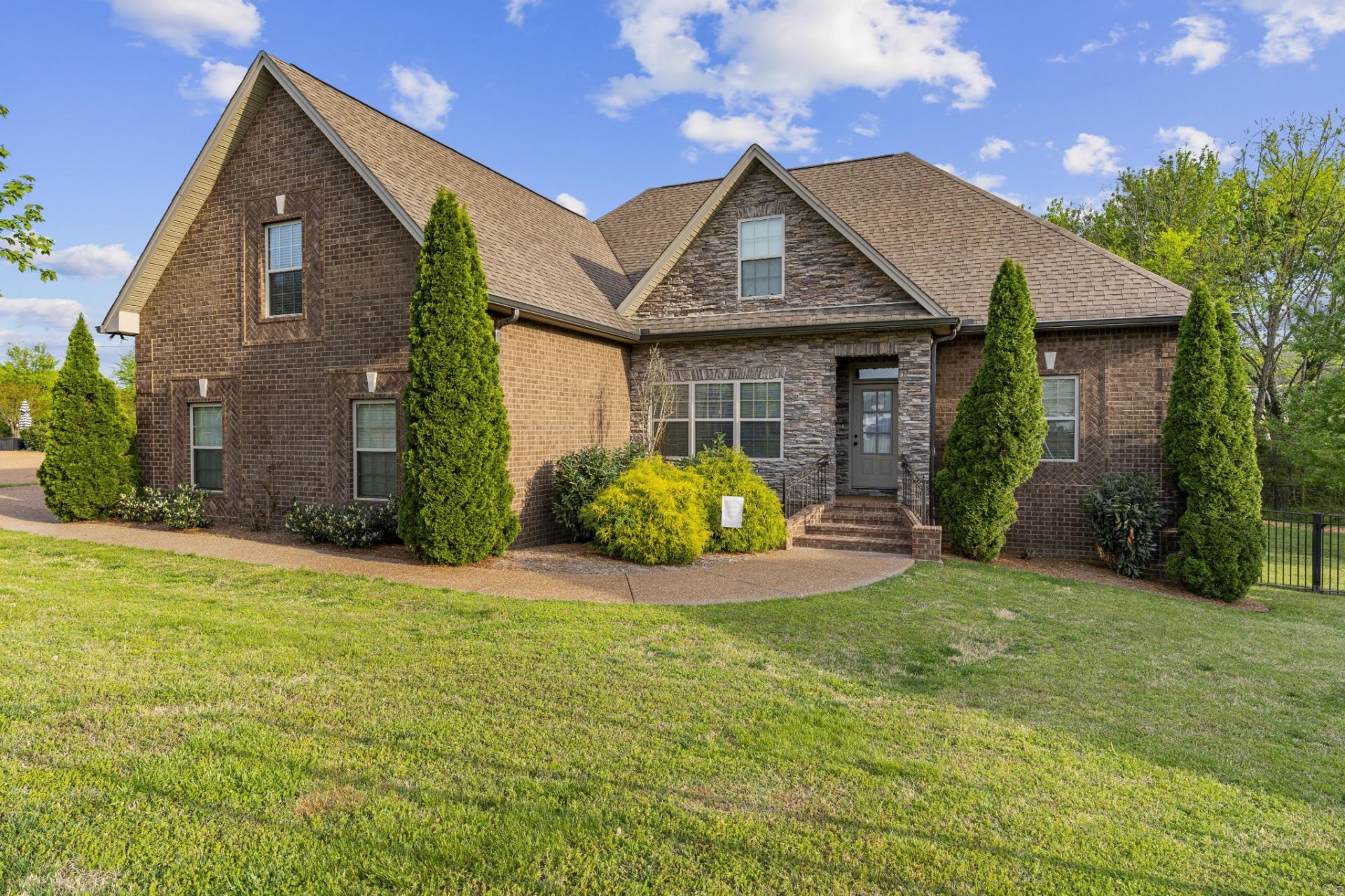 807 Kimber Ln, Lebanon, TN 37087 Main Photo