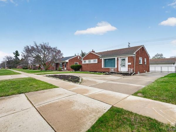 28901 W Chicago Street, Livonia, MI 48150