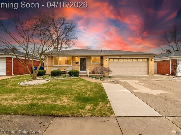 30641 Dover Avenue, Warren, MI 48088