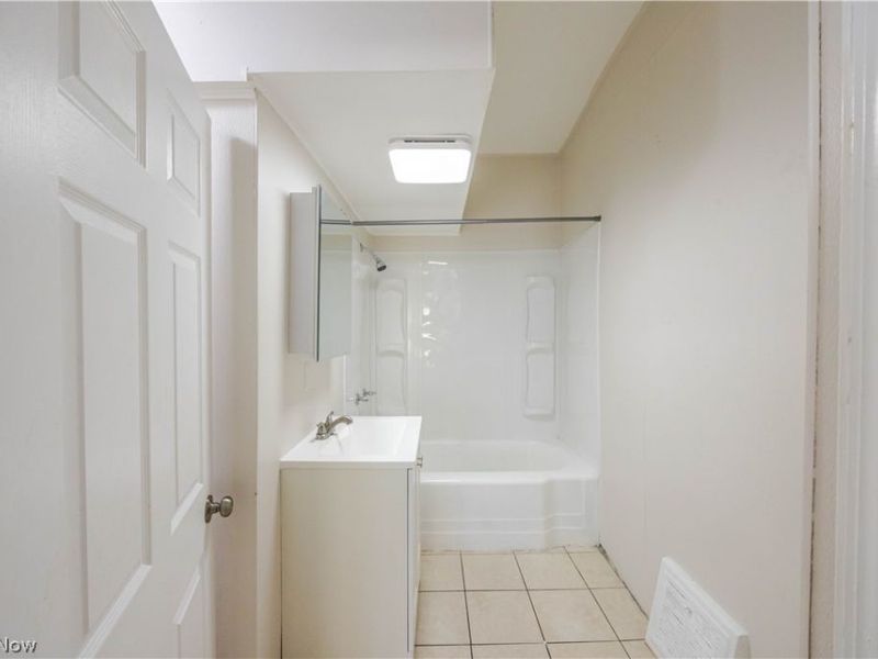 2914 Woodbridge Avenue, Cleveland, OH 44109 Photo 12