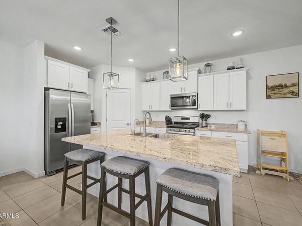 8812 W AGORA Lane, Tolleson, AZ 85353