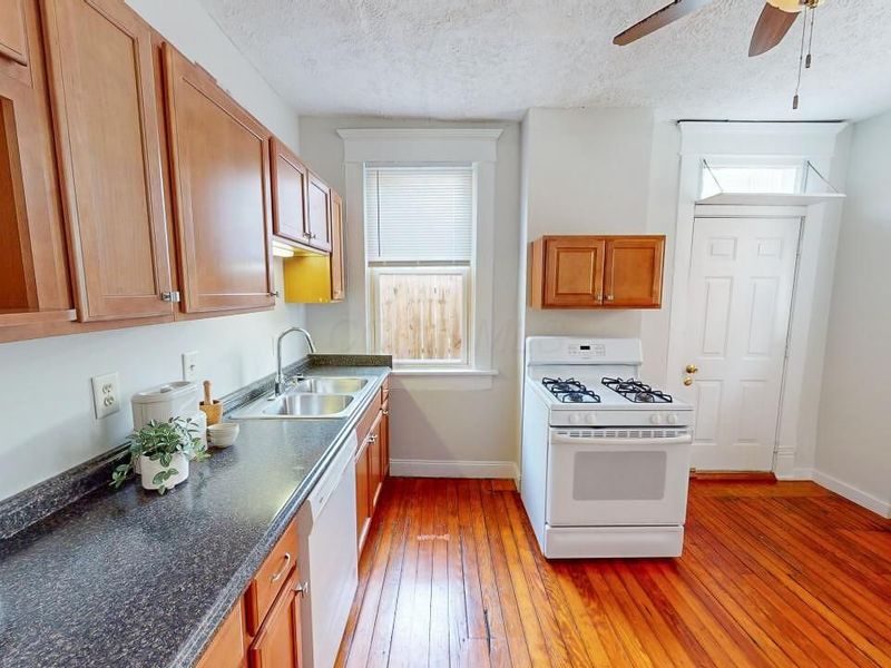 384 W 1st Avenue, Columbus, OH 43201 Photo 9