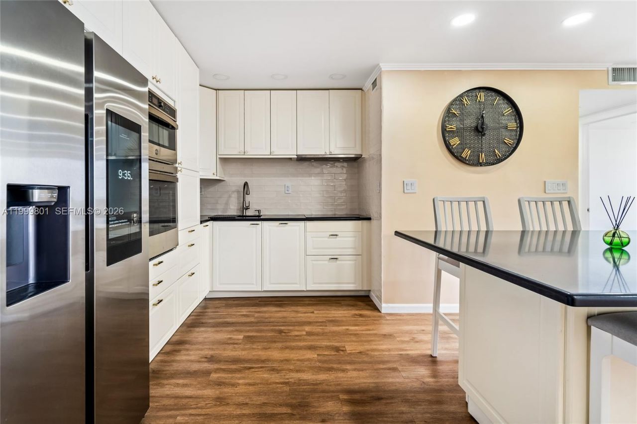 600 Three Islands Blvd, Unit 604, Hallandale Beach, FL 33009 Main Photo