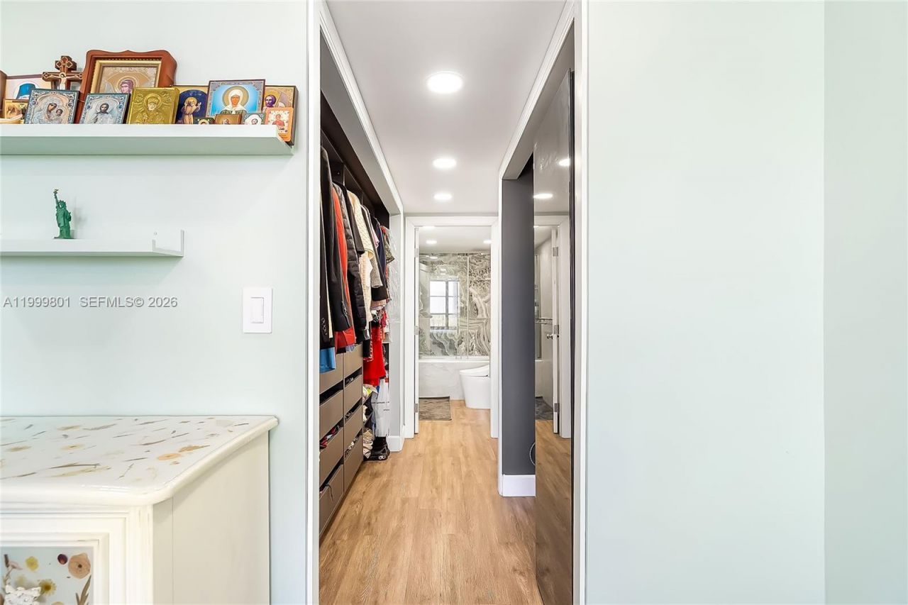 600 Three Islands Blvd, Unit 604, Hallandale Beach, FL 33009 Photo
