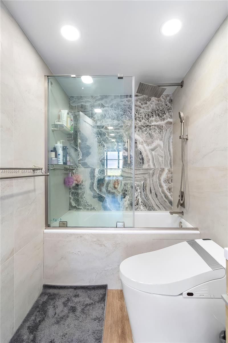 600 Three Islands Blvd, Unit 604, Hallandale Beach, FL 33009 Photo