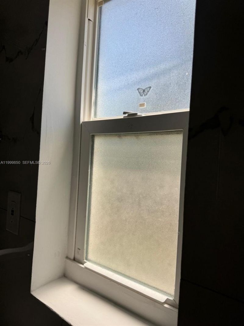 615 NE 3rd St, Unit 1, Hallandale Beach, FL 33009 Photo