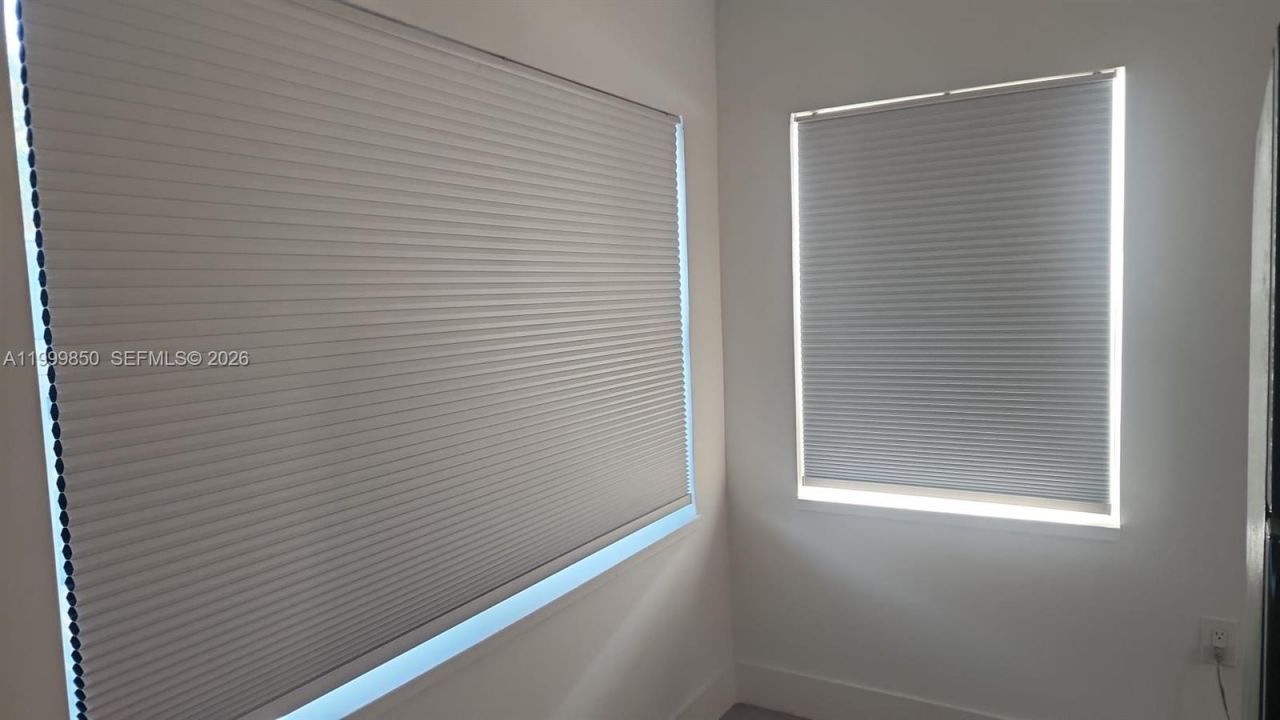 615 NE 3rd St, Unit 1, Hallandale Beach, FL 33009 Photo