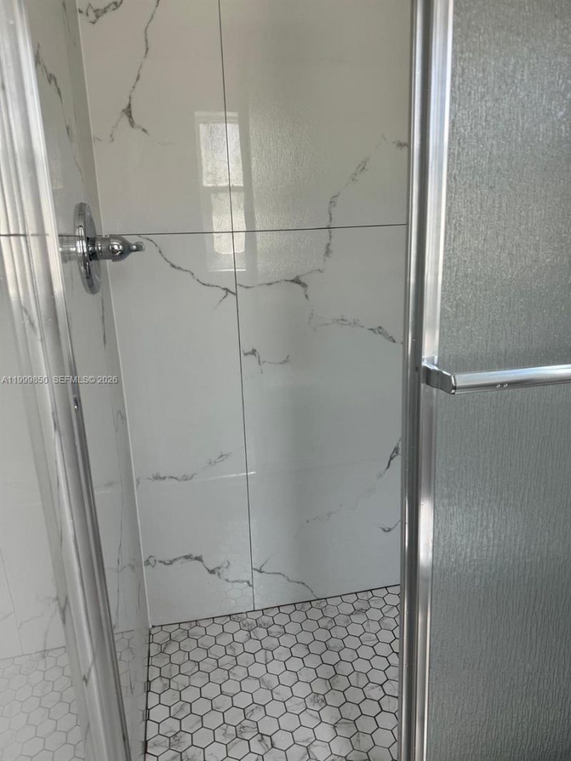 615 NE 3rd St, Unit 1, Hallandale Beach, FL 33009 Photo