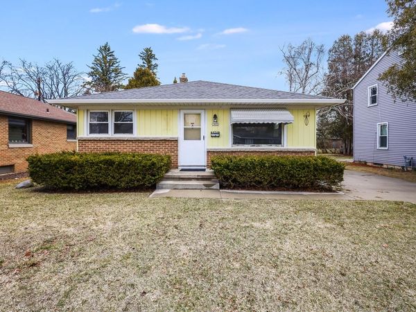 1522 Menasha AVENUE, Manitowoc, WI 54220