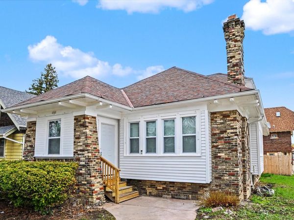 2702 N 38th STREET, Milwaukee, WI 53210