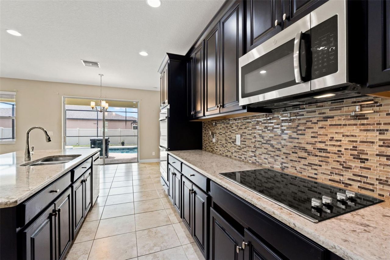 18696 Malinche Loop, Spring Hill, FL 34610 Photo