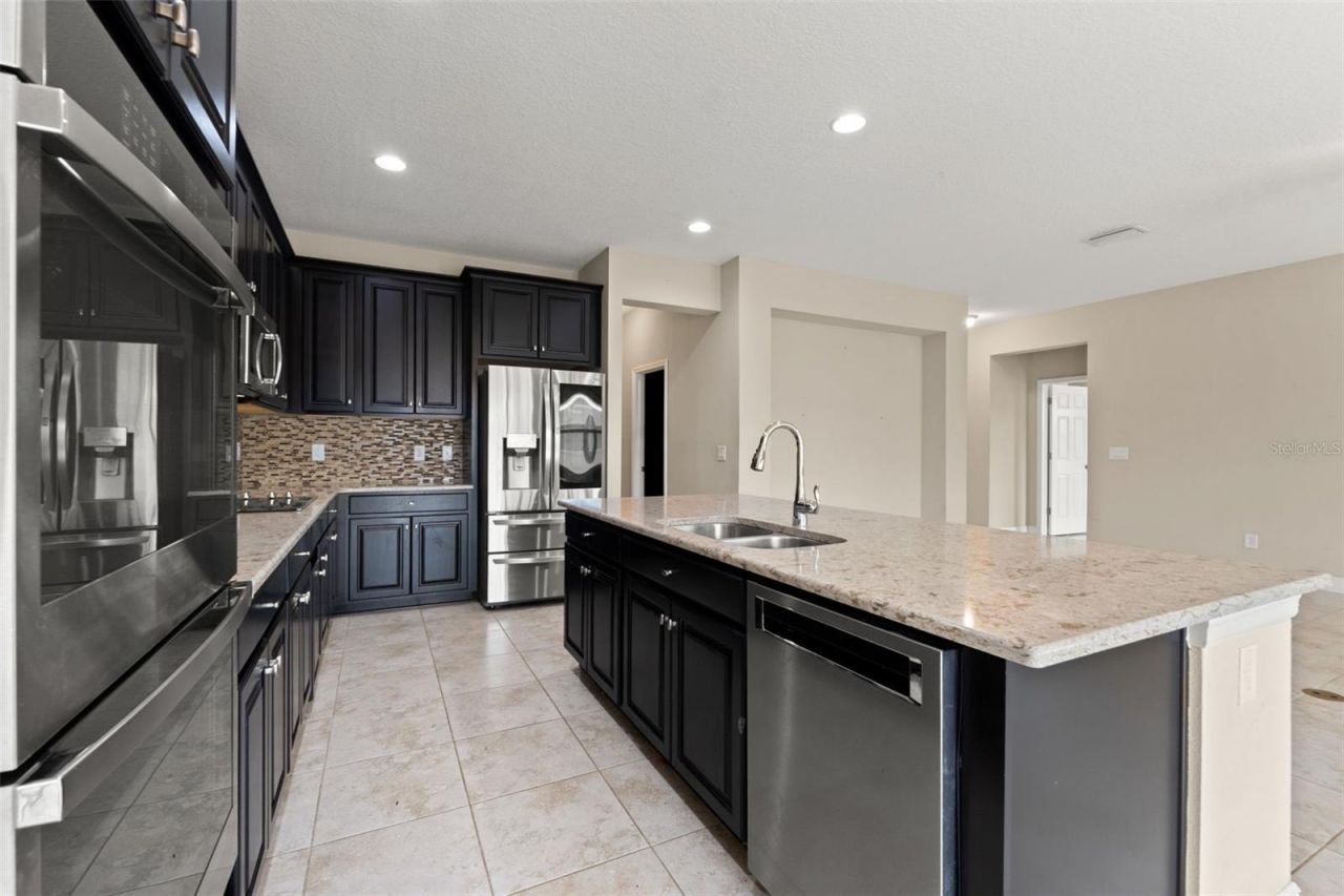 18696 Malinche Loop, Spring Hill, FL 34610 Photo