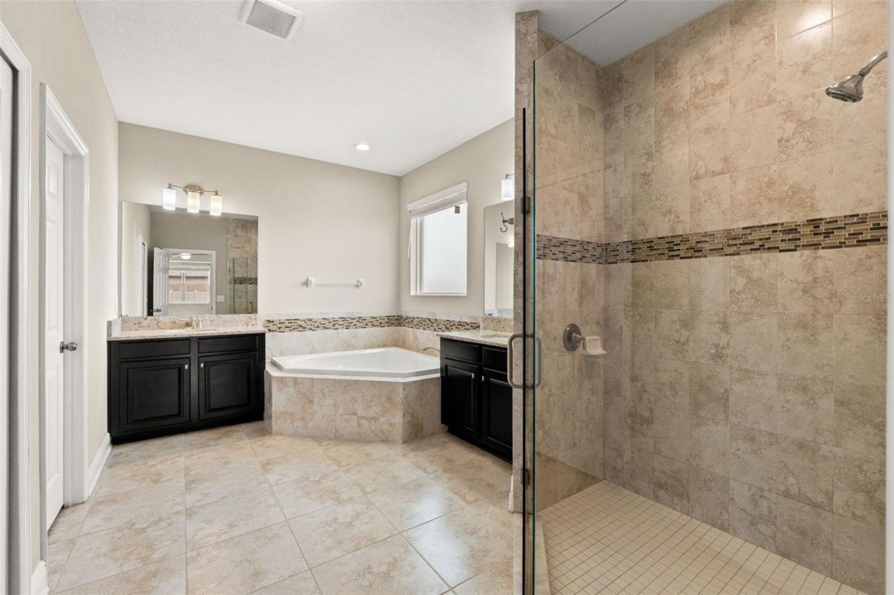 18696 Malinche Loop, Spring Hill, FL 34610 Photo