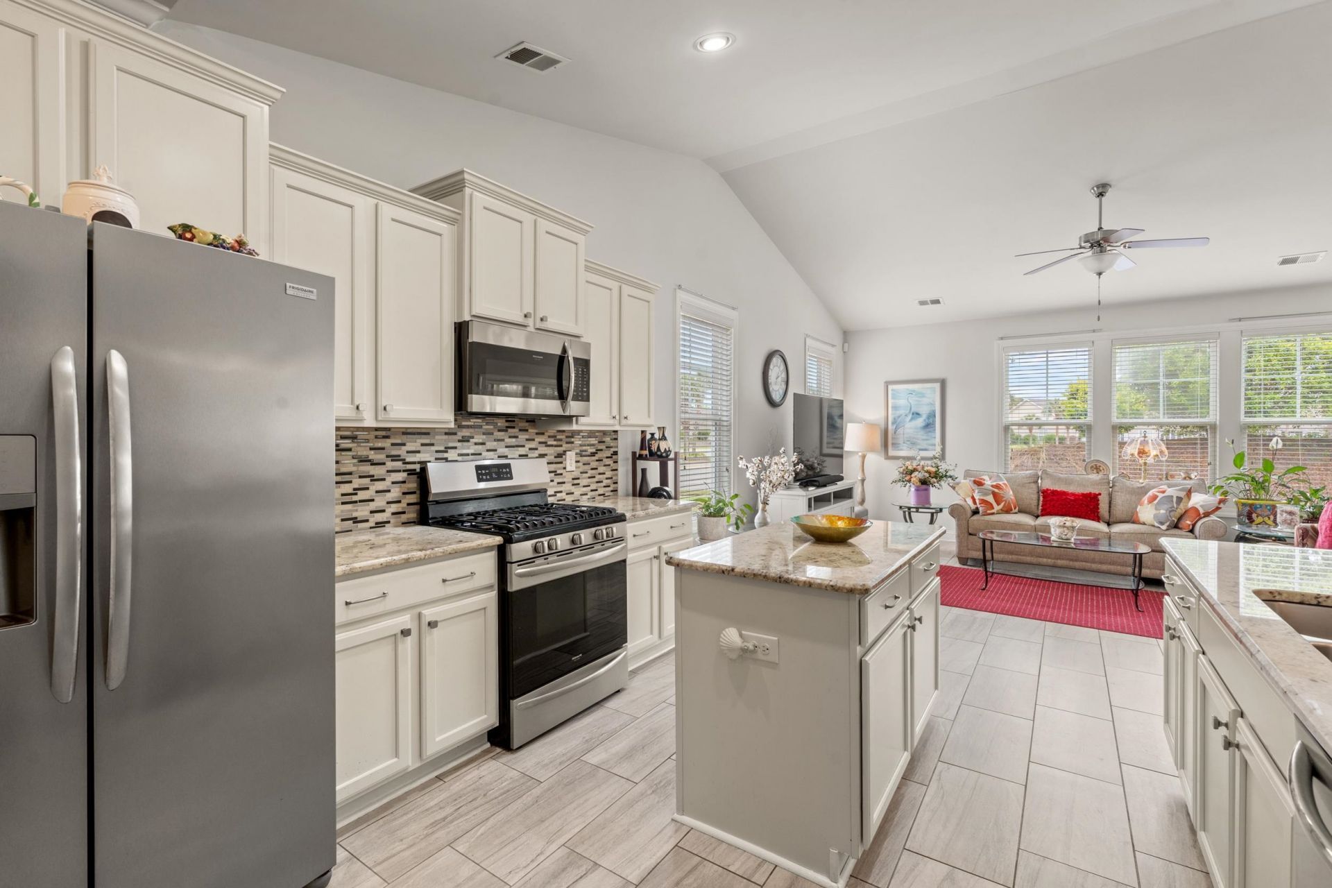 716 Pistoia Ln. Photo 9