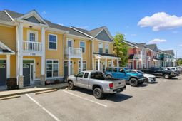 753 Moen Pl. photo 4