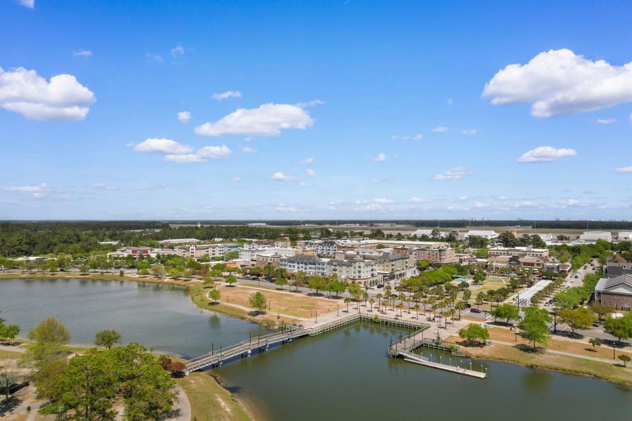 753 Moen Pl. Photo 36