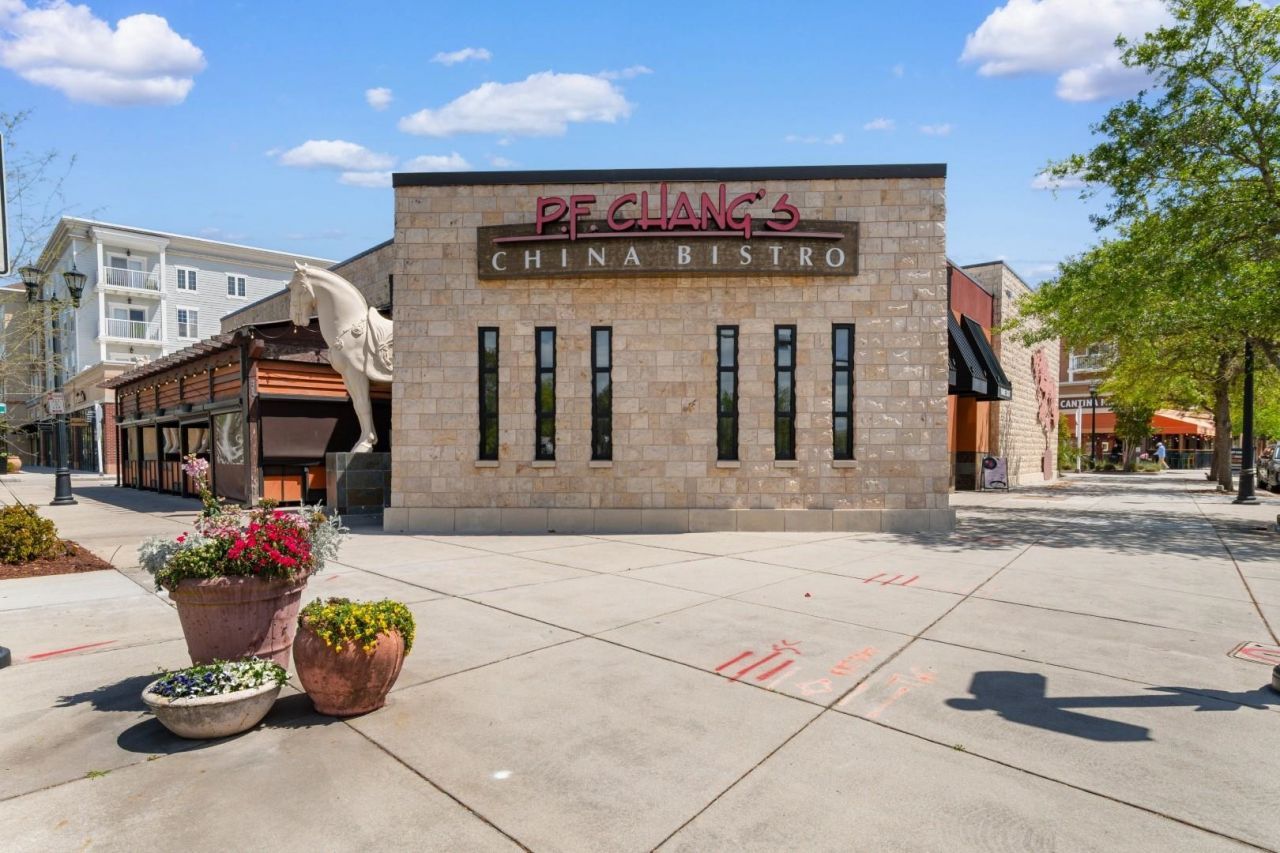 753 Moen Pl. Photo 39