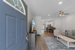 753 Moen Pl. photo 4