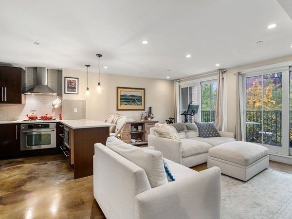 64-66 Salem St, Unit 4R, Boston, MA 02113