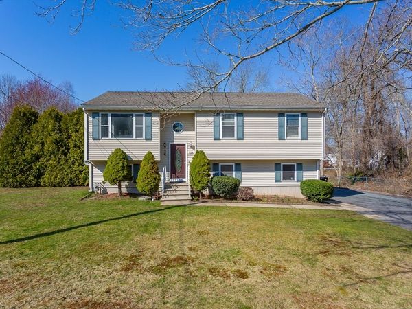 128 Old Westport Rd, Dartmouth, MA 02747