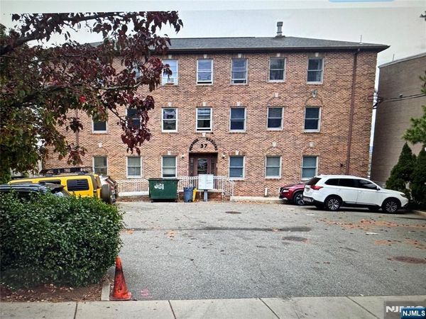 37 Bergen Boulevard, FAIRVIEW, NJ 07022