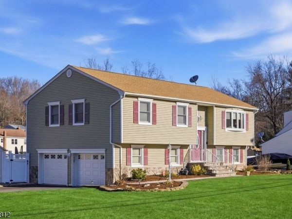 20 Meadow Ln, Mansfield, NJ 07840