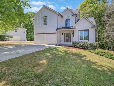 6259 Spring Lake Drive, Flowery Branch, GA 30542