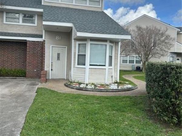 81 LAKE LYNN Drive, Harvey, LA 70058