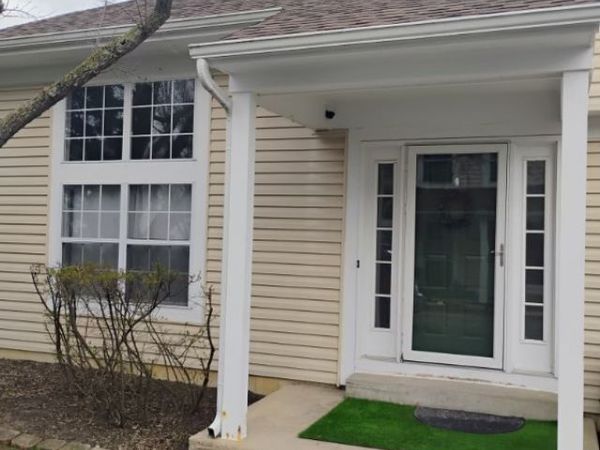 254 ACORN Drive , Streamwood, IL 60107