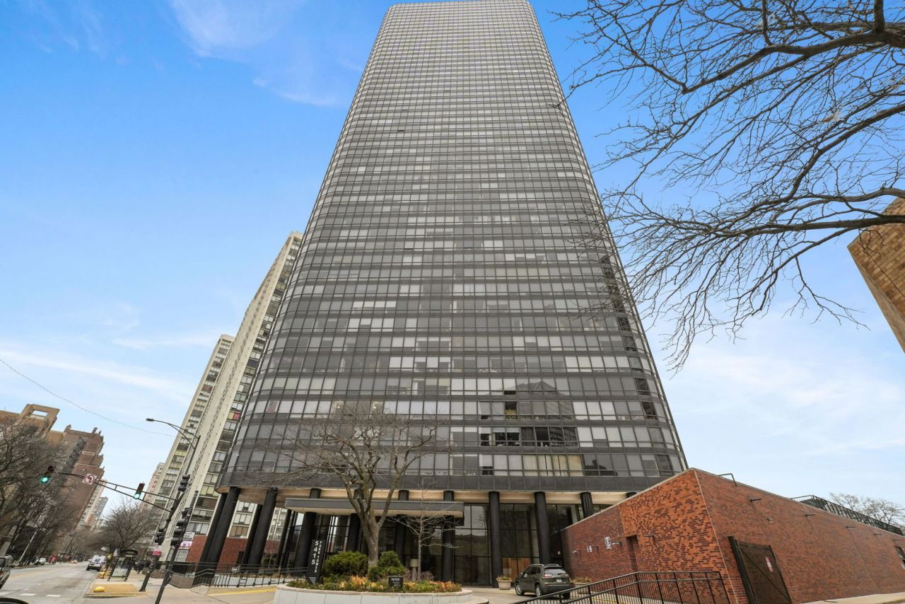 5415 N Sheridan Road, Unit 3008, Chicago, IL 60640 Main Photo