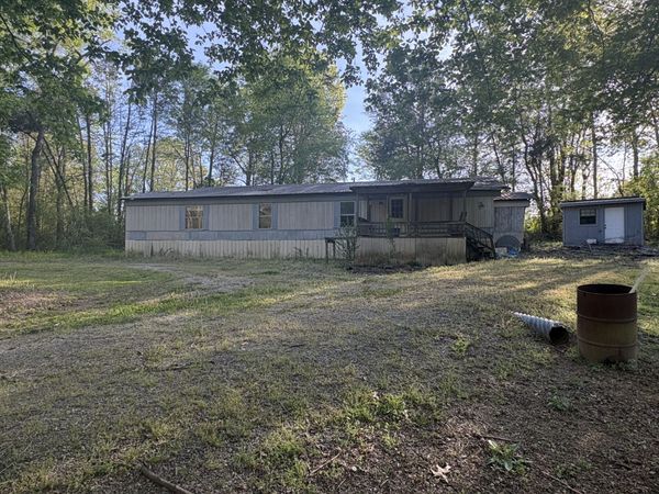 215 Frederick Loop , Linden, TN 37096