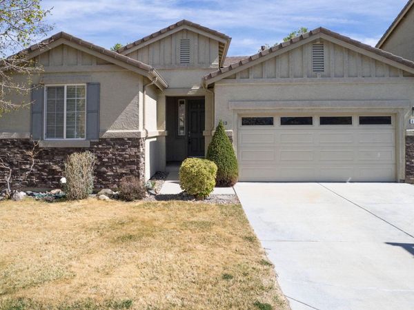 913 Lakeview Drive, Dayton, NV 89403