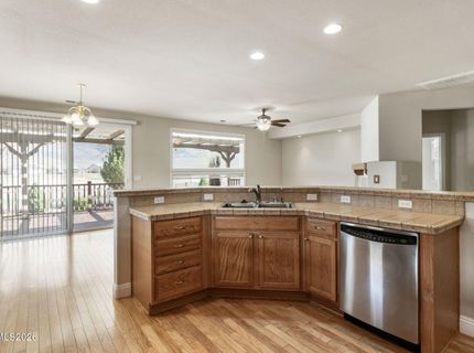 913 Lakeview Drive, Dayton, NV 89403 Photo