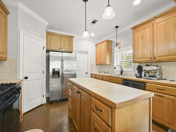 8489 Lebeau St, Livonia, LA 70755