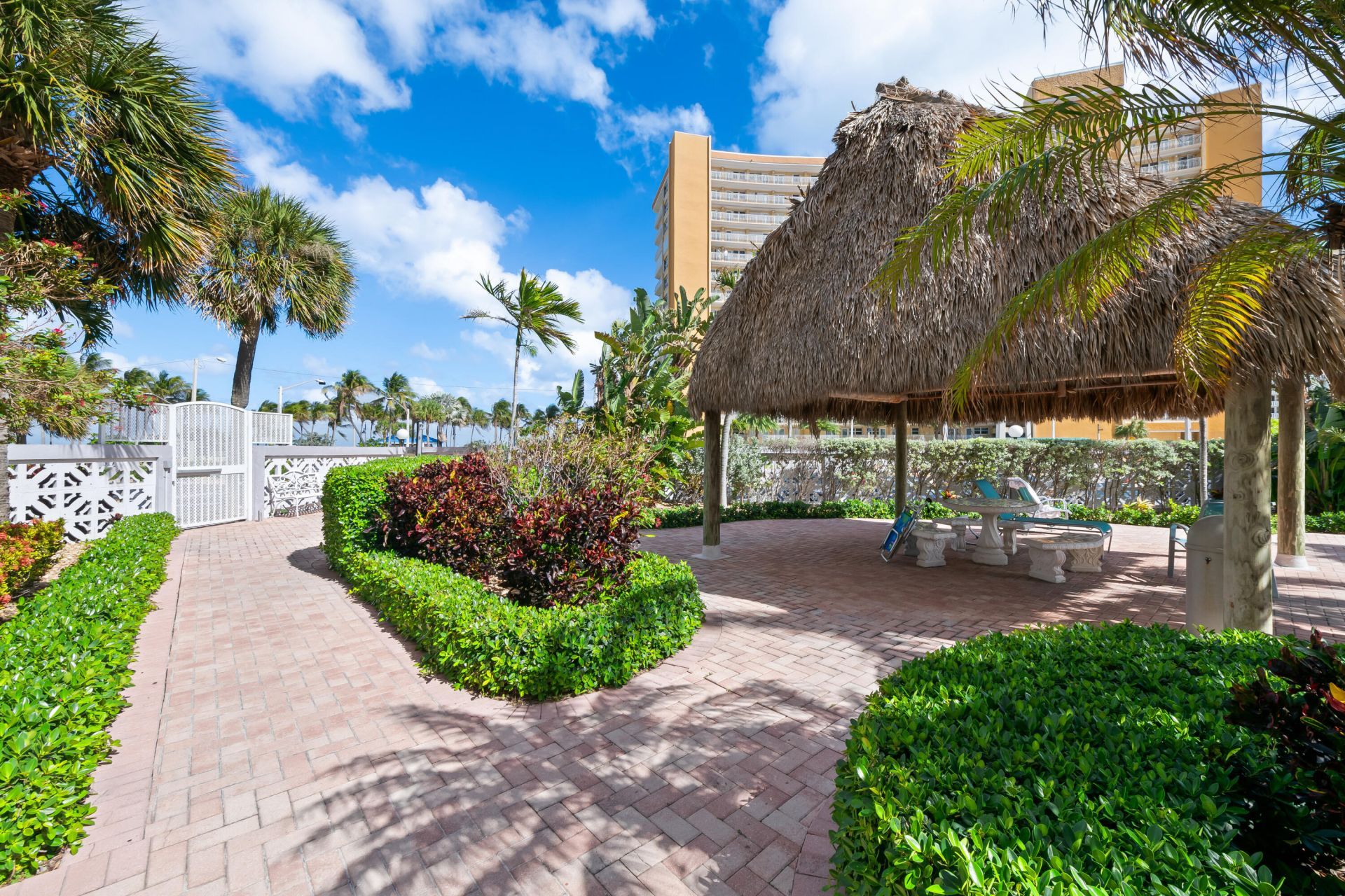 405 N Ocean Boulevard, Unit 327, Pompano Beach, FL 33062 Photo